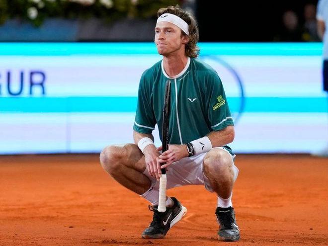 正在崭露头 正在崭露头